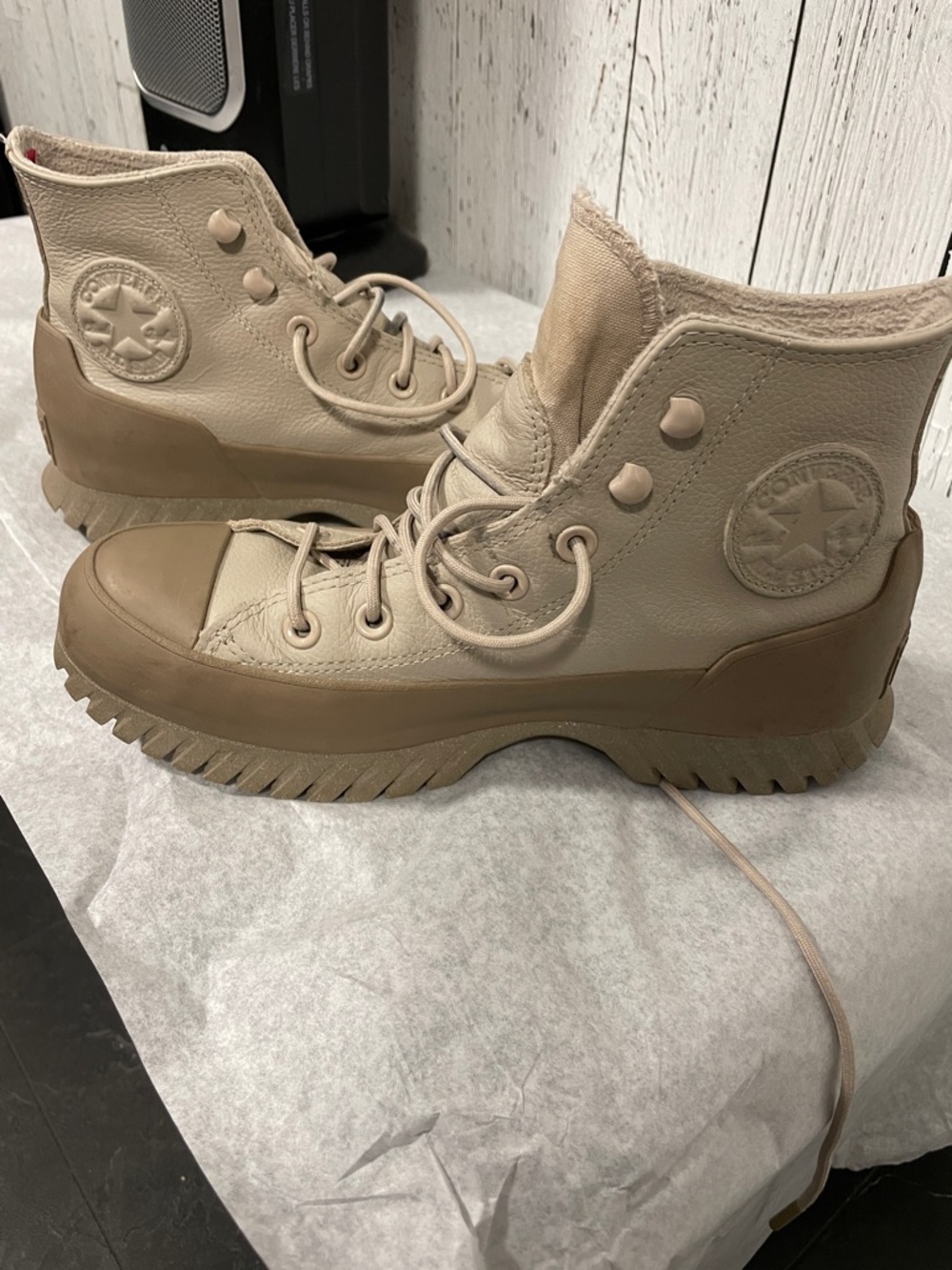 Chuck Taylor® All Star®
Lugged 2.0 Waterproof woman’s converse